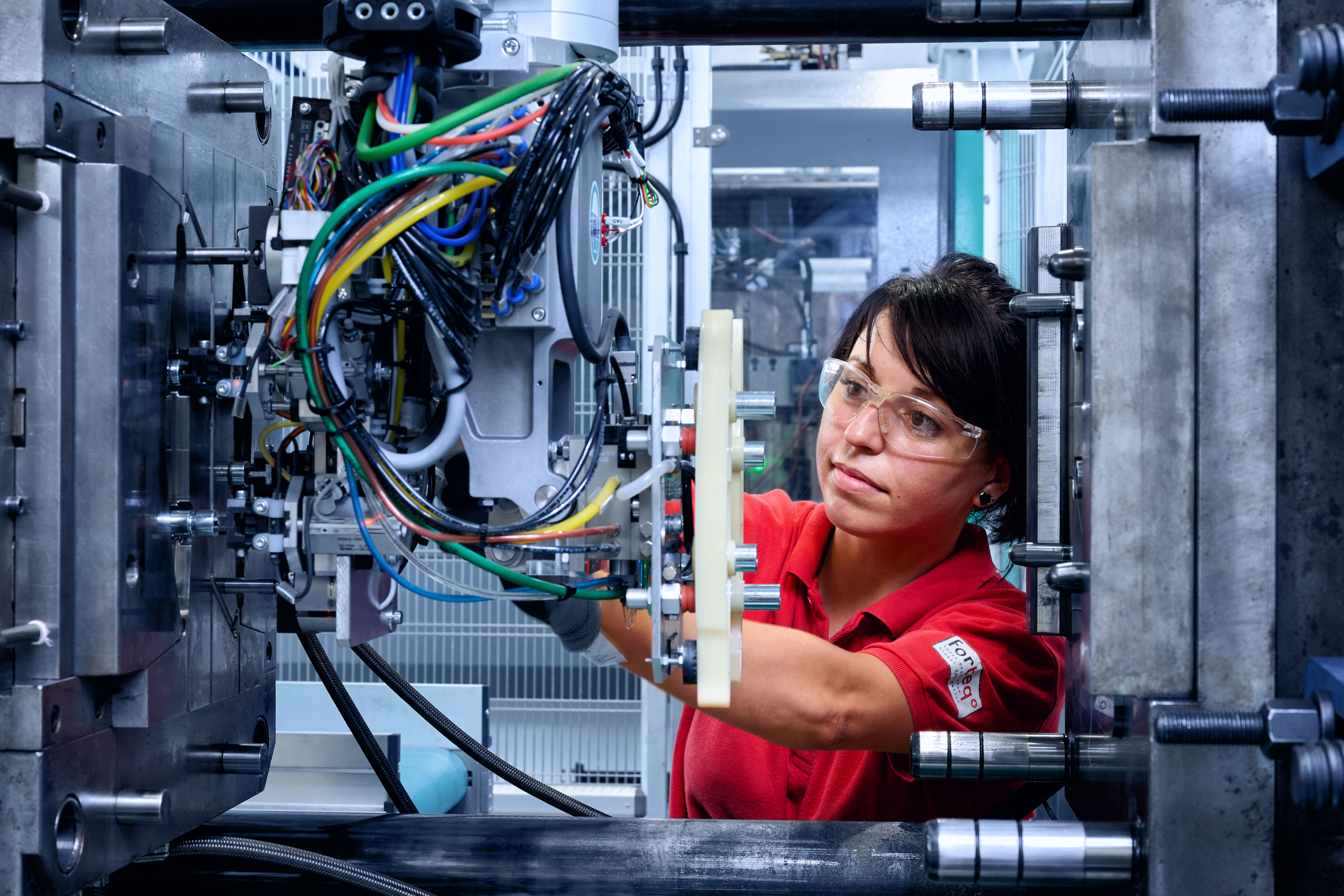 Find high-precision plastic automotive components | forteq Group